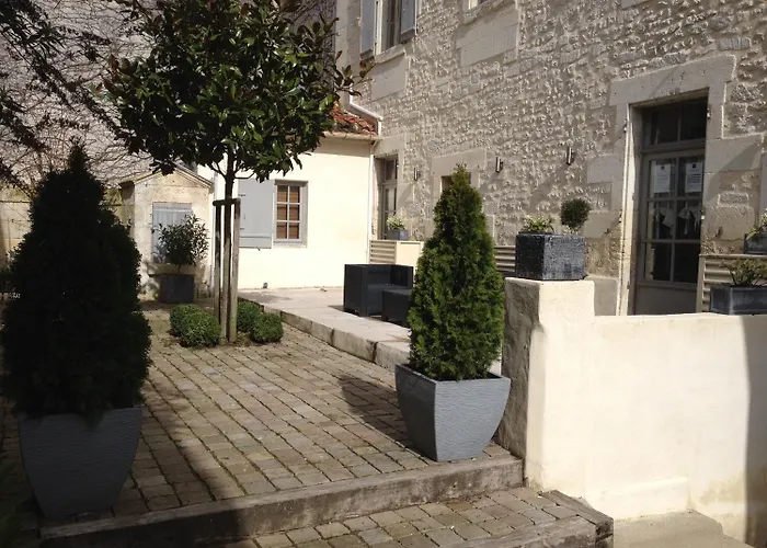 Maison Charles Maurice Gasthof Chalais (Charente)